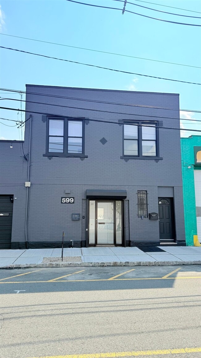 Building Photo - 599 60th St