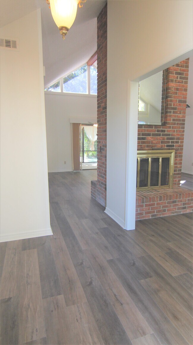 Building Photo - 2302 Ashington Park Dr
