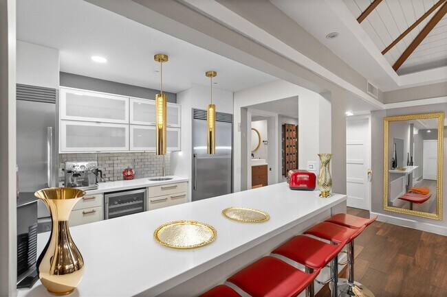 Foto del edificio - 6106 Royal Poinciana Ln