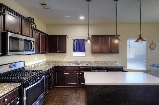 Foto del edificio - 1230 Dianne Dr