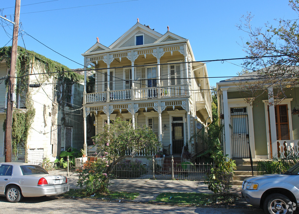 Primary Photo - 829 Jackson Ave
