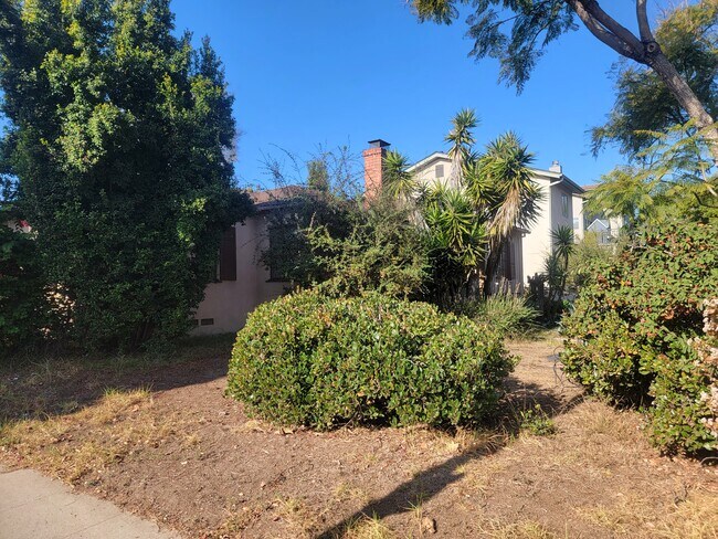 Foto del edificio - 3437 Mountain View Ave