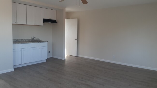 Building Photo - 1282 McGinness Ave