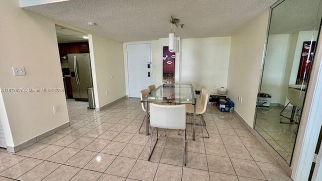 Building Photo - 1623 Collins Ave