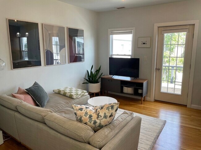 Foto del edificio - 258 Everett St