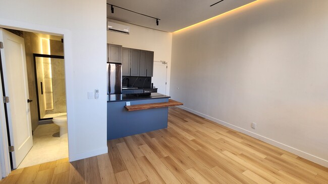 Building Photo - 503 2nd St