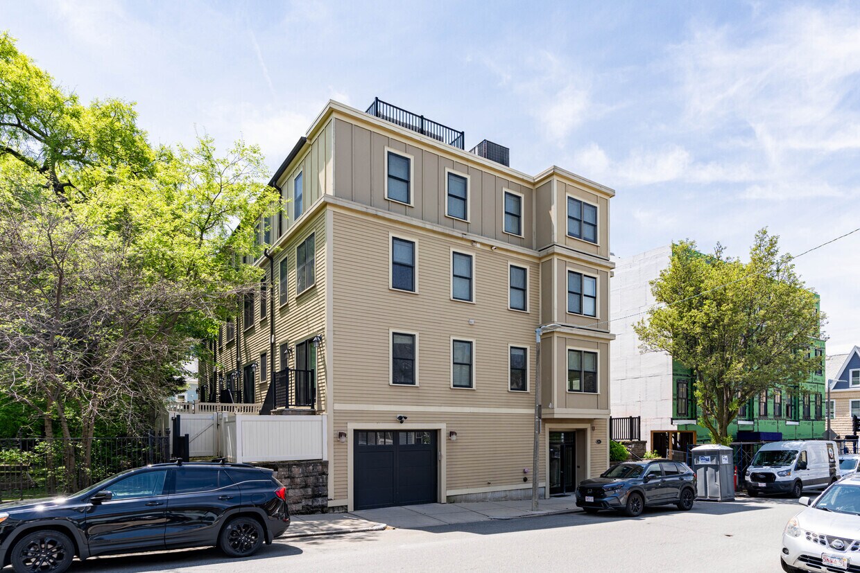 257 W 3rd Street se encuentra en el sur de Boston. - 257 W 3rd St