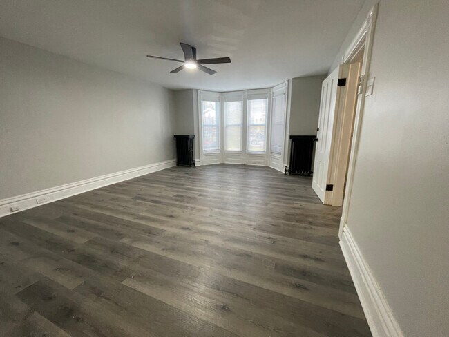 Foto del edificio - 65 Hudson Ave