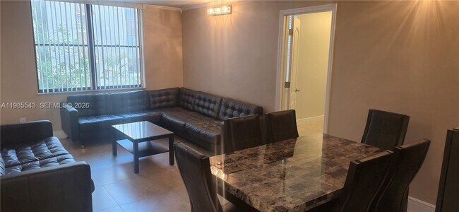 Foto del edificio - 14401 N Kendall Dr