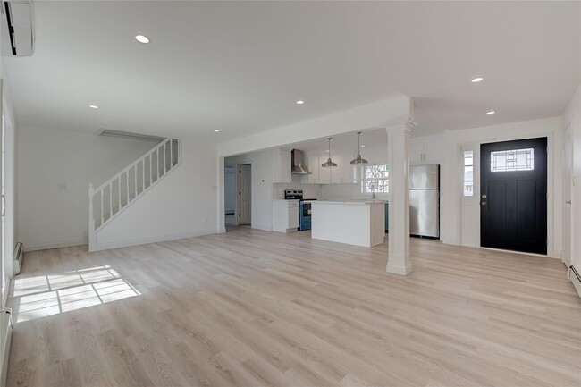 Building Photo - 27 Walnut Ln