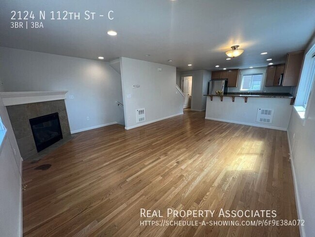 Foto del edificio - 2124 N 112th St
