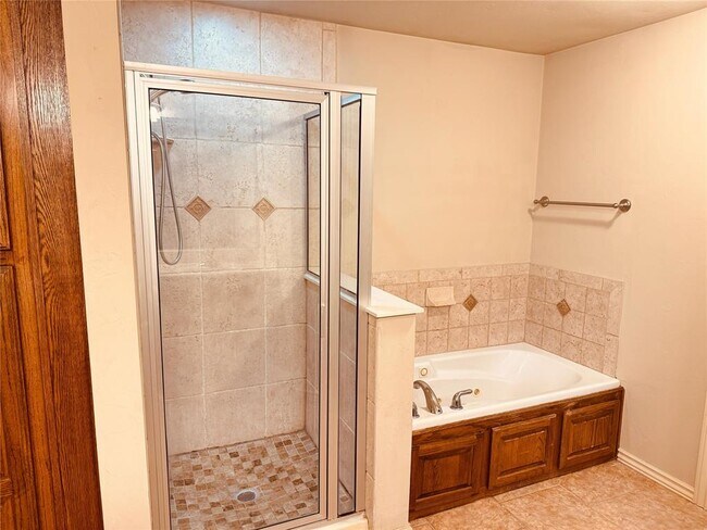 Building Photo - 601 Ellsworth Ave