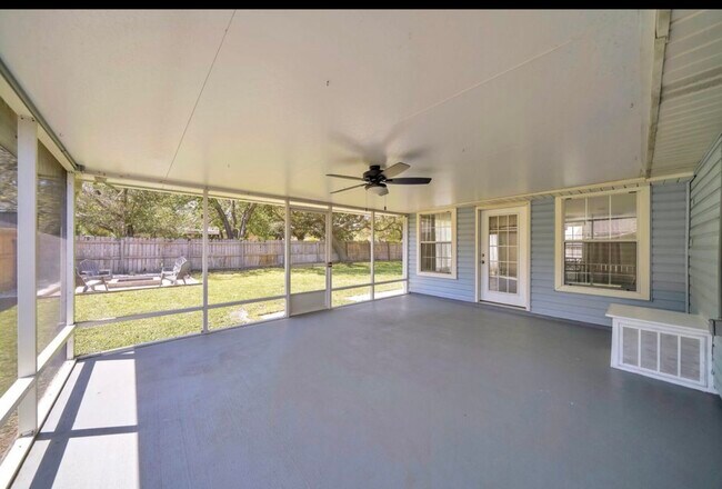 Building Photo - 447 Fleshman Dr