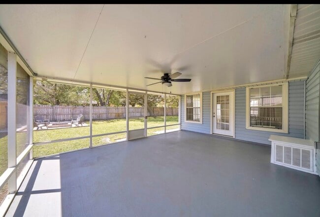 Foto del edificio - 447 Fleshman Dr