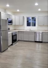 Building Photo - 809 W 8th St