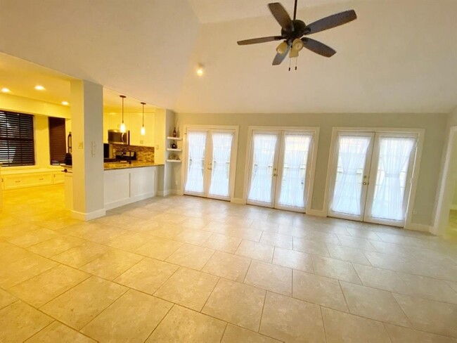 Building Photo - 20307 Linden Tree Dr
