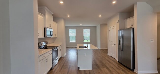 Kitchen Floor - 351 Presidents Pointe Ave
