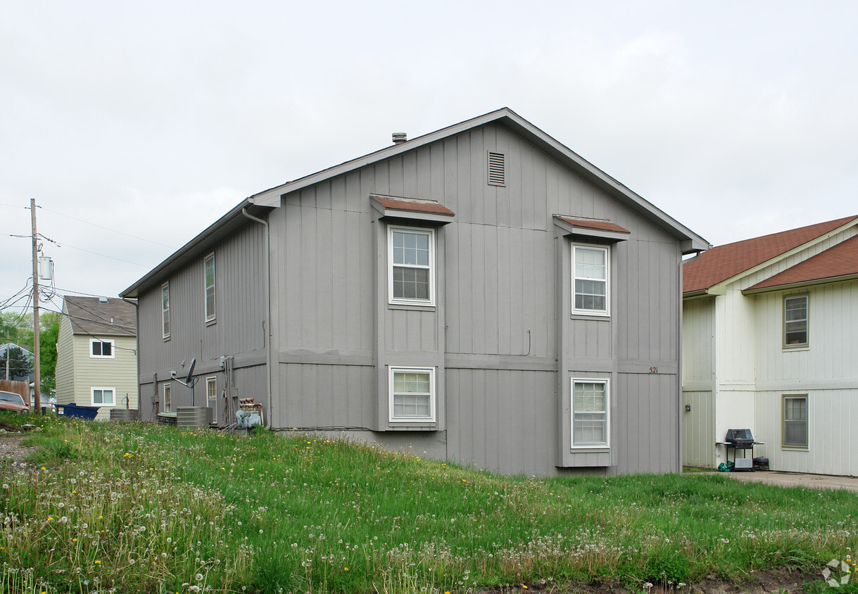 Building Photo - 4 Four Plexes