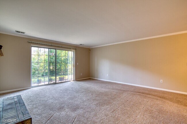 Foto del edificio - 2 br, 1 bath  - 30506 Oakridge Manor Dr