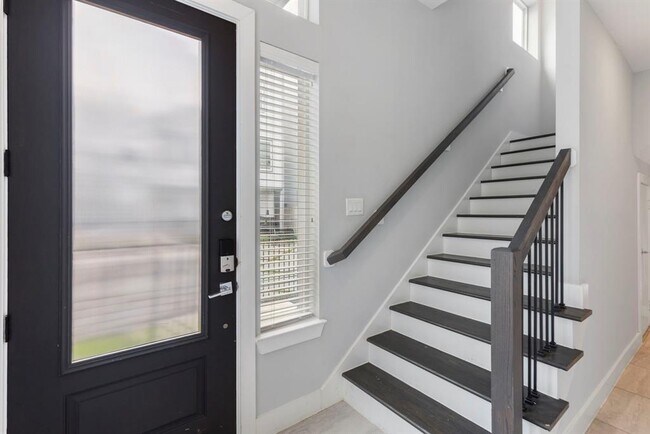 Foto del edificio - 8409 Hempstead Rd