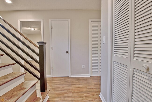 Building Photo - 56 Cobblestone Creek