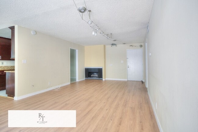 Building Photo - Beautiful 2BR/2BA Home in Pasadena – Prime Location!