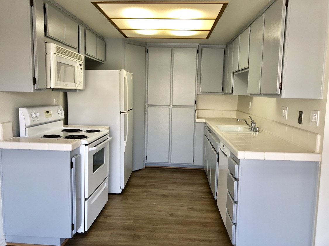 15000 Halldale Ave, Gardena, CA 90247 Condo for Rent in Gardena, CA