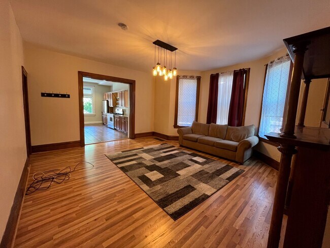 Foto del edificio - 347 Stratford Ave
