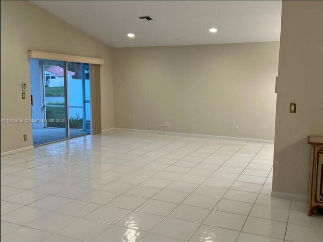 Foto del edificio - 10566 Sunset Isles Ct