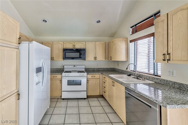 Foto del edificio - 7891 Macklin St