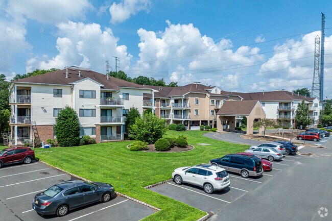Foto del edificio - Edison Woods Senior