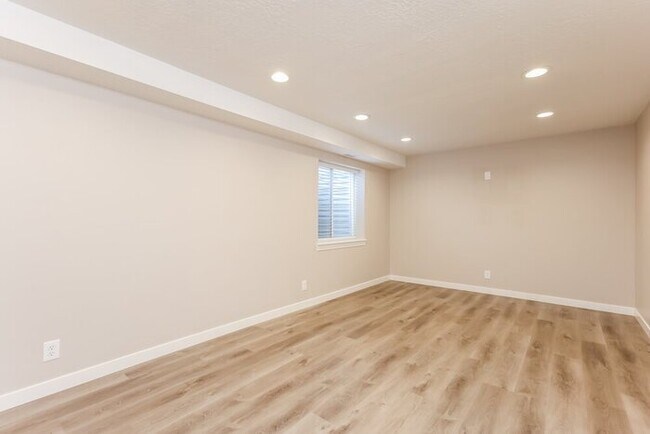 Foto del edificio - 3056 Linton Cir