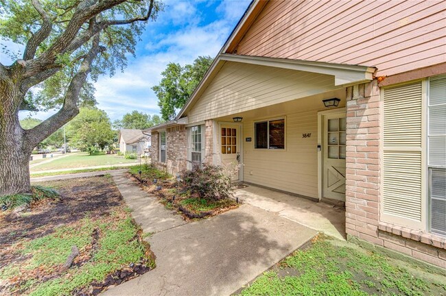 Building Photo - 3843 Westmeadow Dr
