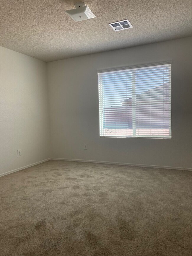 Foto del edificio - DESERT SANDS