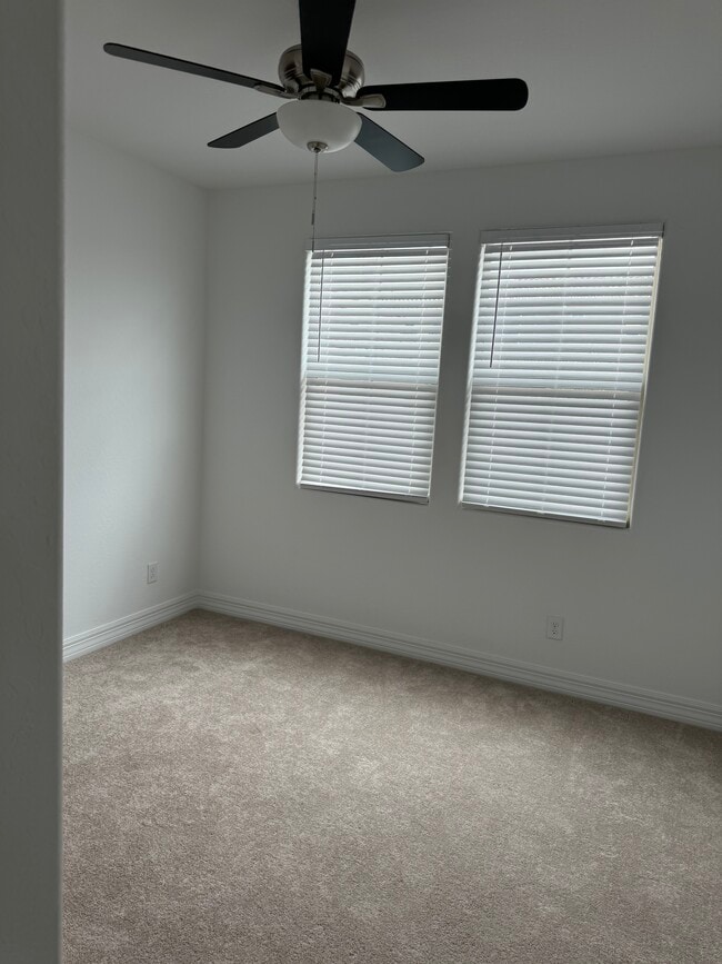Foto del edificio - 8758 W Medlock Dr