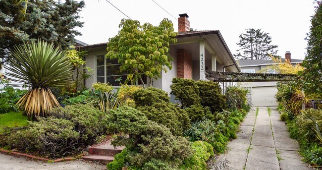 Foto del edificio - 4232 Laguna Ave