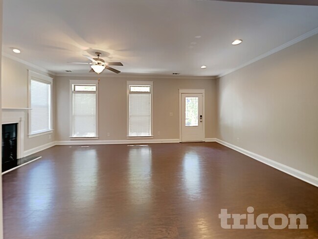 Foto del edificio - 2435 Center Pointe Cir SW