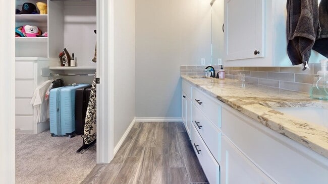 Foto del edificio - 5592 Tadpole Dr