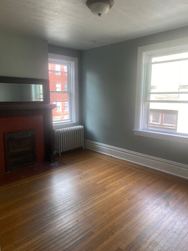 Foto del edificio - 112 Stratford Ave