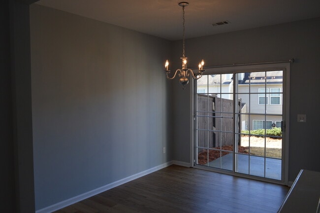 Foto del edificio - 913 Prestwyck Ct