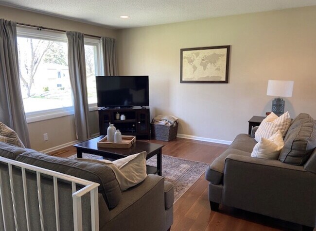 Foto del edificio - 3600 Trenton Ln N