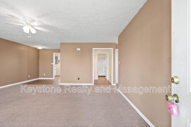 Foto del edificio - 306-901 Thompsonville Lane
