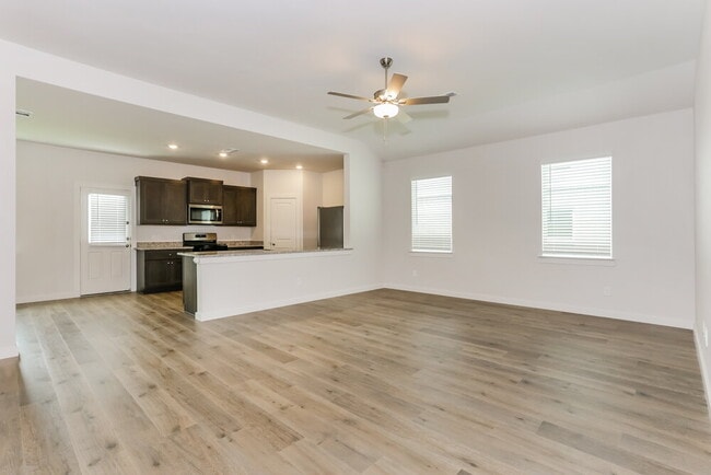 Building Photo - 208 Julian Davis Dr