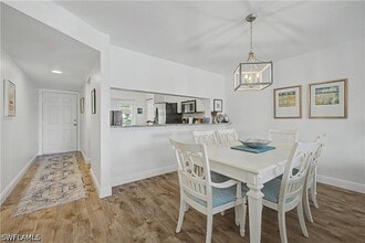 Building Photo - 7065 Dennis Cir
