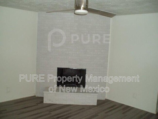 Foto del edificio - 6216 Leslie Pl NE