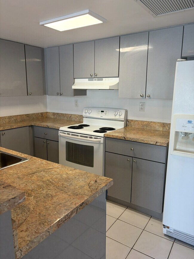 Foto del edificio - 6432 Sawmill Ln