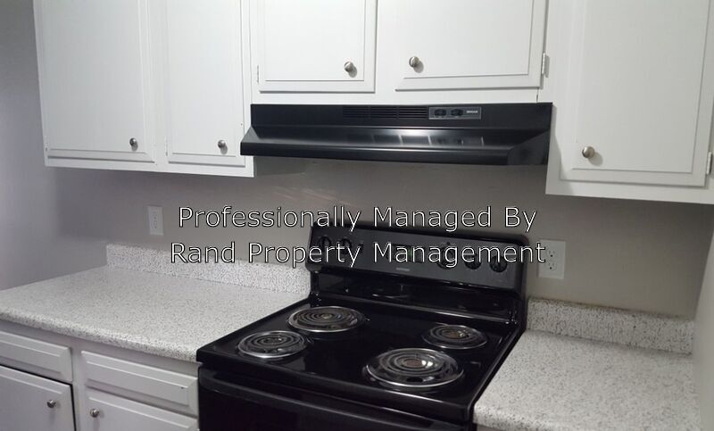 Primary Photo - 1008 W Parkway Ave