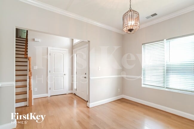 Foto del edificio - 5821 Parkstone Drive