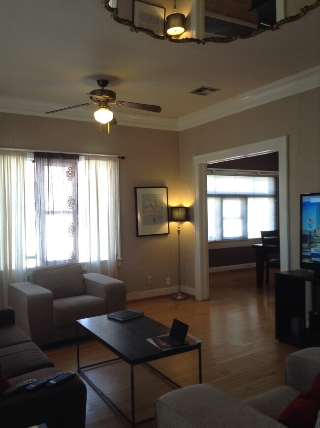 Foto del edificio - 2908 N Harvey Pkwy
