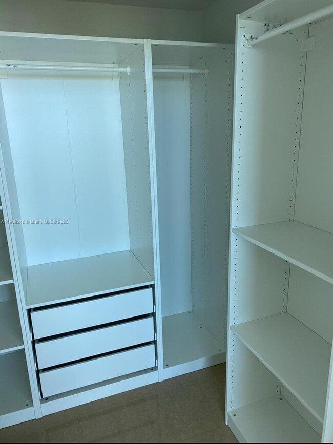 Foto del edificio - 888 Biscayne Blvd